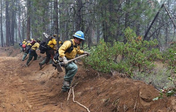 Sunriver reduced to Level 1 evacuation orders as Little Lava Fire is slowed