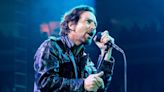 Eddie Vedder revela que debió cancelar shows de Pearl Jam debido a ”una experiencia cercana a la muerte” - La Tercera