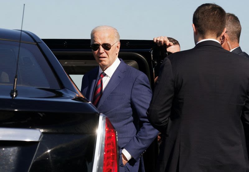 Biden would veto Israel assistance bill if it passes