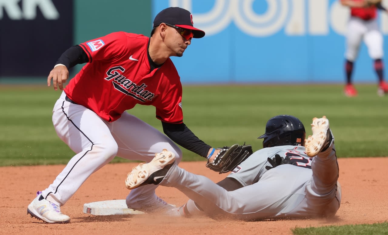 Guardians turn heads-up play in extra innings, catch Detroit runner off base