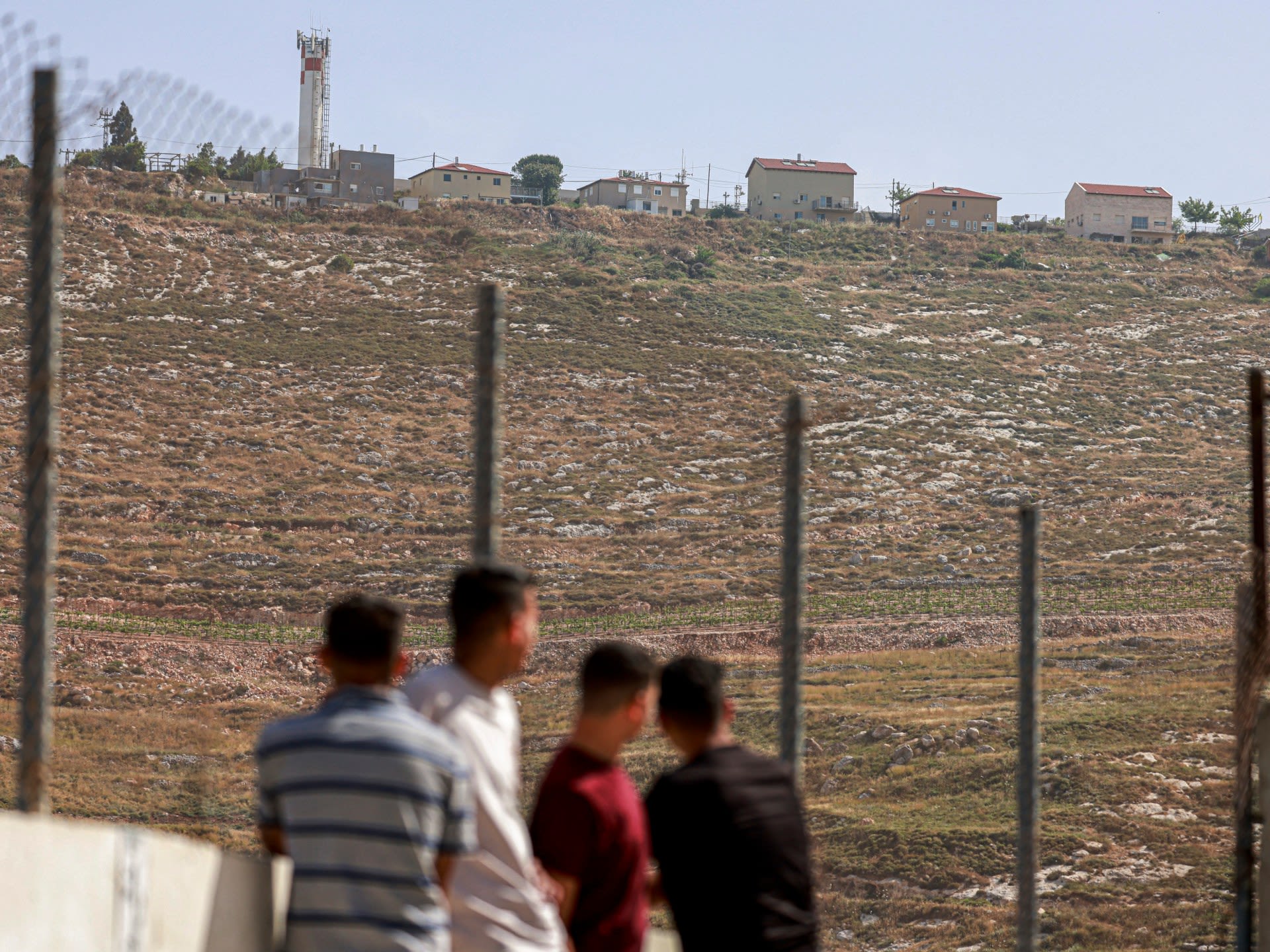 Israel approves three settlement outposts, thousands of homes in West Bank