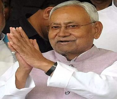 Eye on Bihar polls, Nitish attempts to boost ties with BJP | India News - Times of India