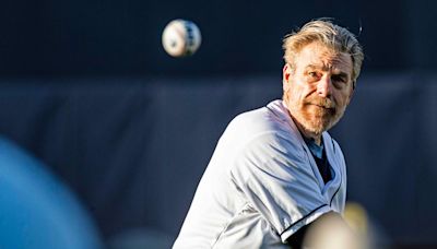 Howard Eskin hosts first radio show since news of his banning from Citizens Bank Park