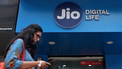 Reliance Jio shuts down rumours: No extended validity for Rs 349 prepaid plan