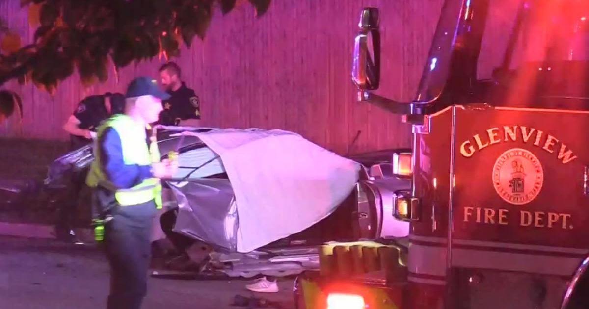 1 dead, 3 critically injured in crash in north Chicago suburb