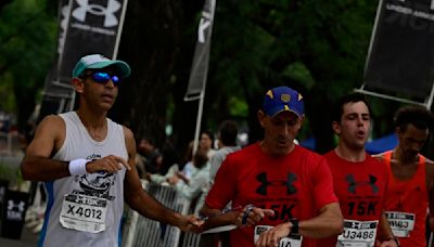 "Correr y ser útil": los atletas amateurs que se convirtieron en los ojos de otros y le encontraron un nuevo sentido al running