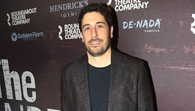 Jason Biggs Says American Pie Fan Yelled Out NSFW Joke in Front of Son