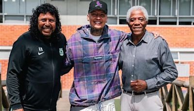 René Higuita y Blessd desafían a Ronaldinho: “estamos esperando la revancha”