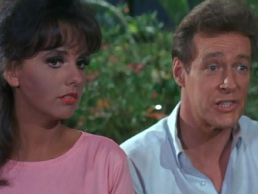 The Real Reason Russell Johnson & Dawn Wells Weren't In The Gilligan's Island Opening - SlashFilm