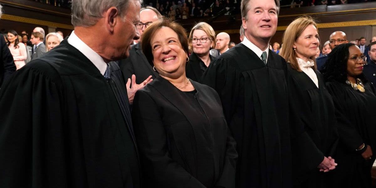 Justice Kagan's dissent appears to throw shade at Sam Alito for upside-down flag