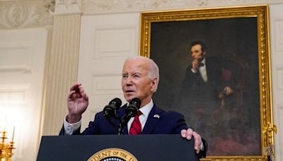 Biden signs Ukraine aid, TikTok ban bills after Republican battle