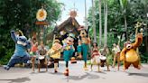 香港迪士尼舉辦「皮克斯水花派對」！夏季限定活動一次看，拿起水槍跟米奇、高飛消暑去