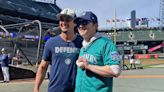 Commentary: Why Mariners’ Foul Ball Guy illustrates baseball’s big, dumb beauty