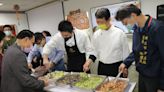 雙主廚運用惜食為汐止原民做佳餚 阿美族人回饋「車輪茄」