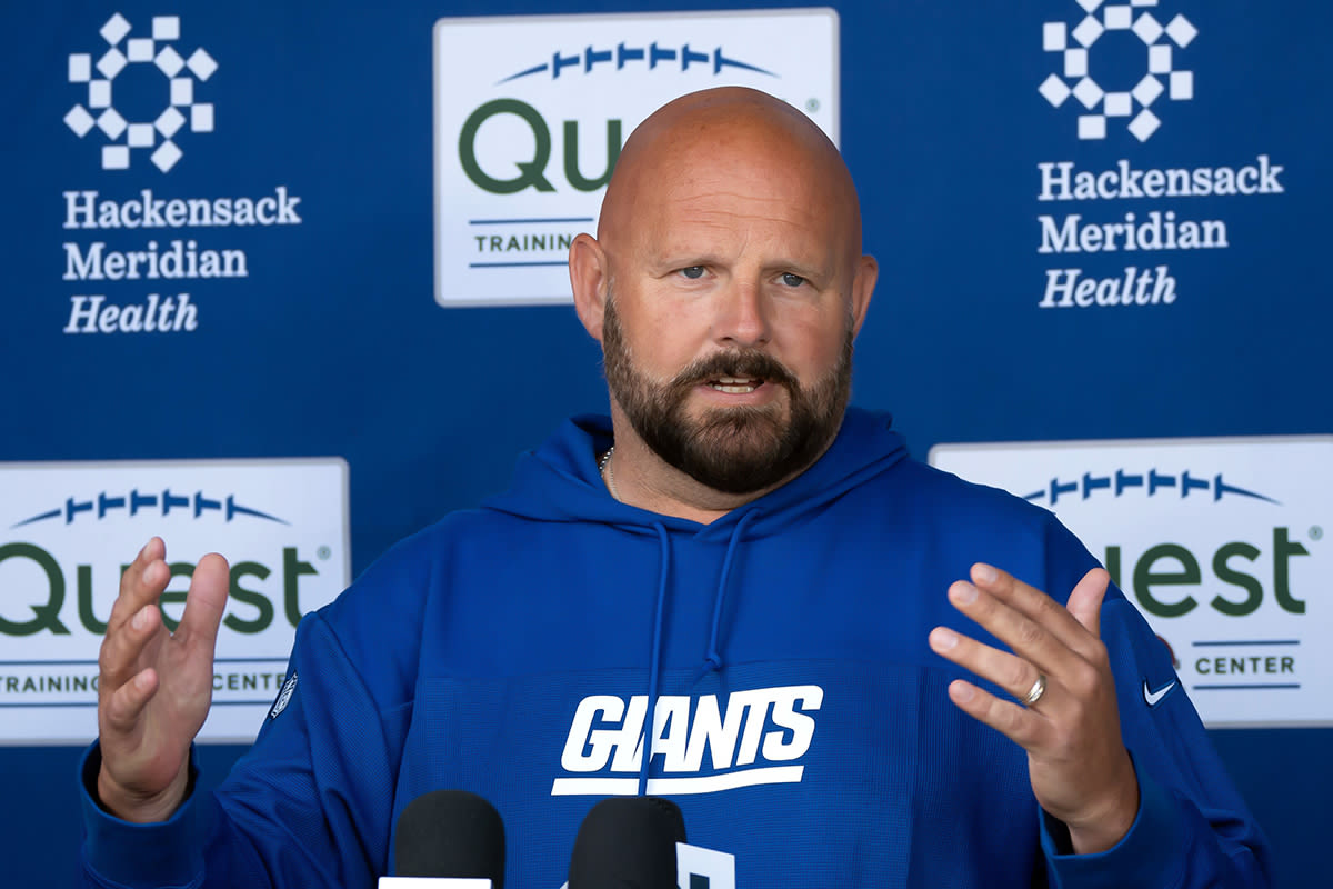 Brian Daboll Shows Off Weight-Loss Transformation at Giants 100 Event