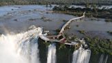 Tras 261 días: volvieron los turistas a la Garganta del Diablo, el principal atractivo de las Cataratas