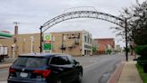 First arch in downtown Ashland unveiled, donated by residents Norma and Lloyd Wygant