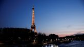 Analysis-Big investors steer clear of French debt as government finances creak