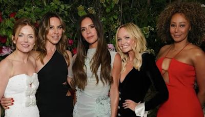 Victoria Beckham reúne as Spice Girls, Tom Cruise e mais estrelas em seus 50 anos