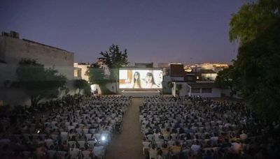Los cines de verano llegan a España: proyecciones en cementerios, playas y hasta monumentos