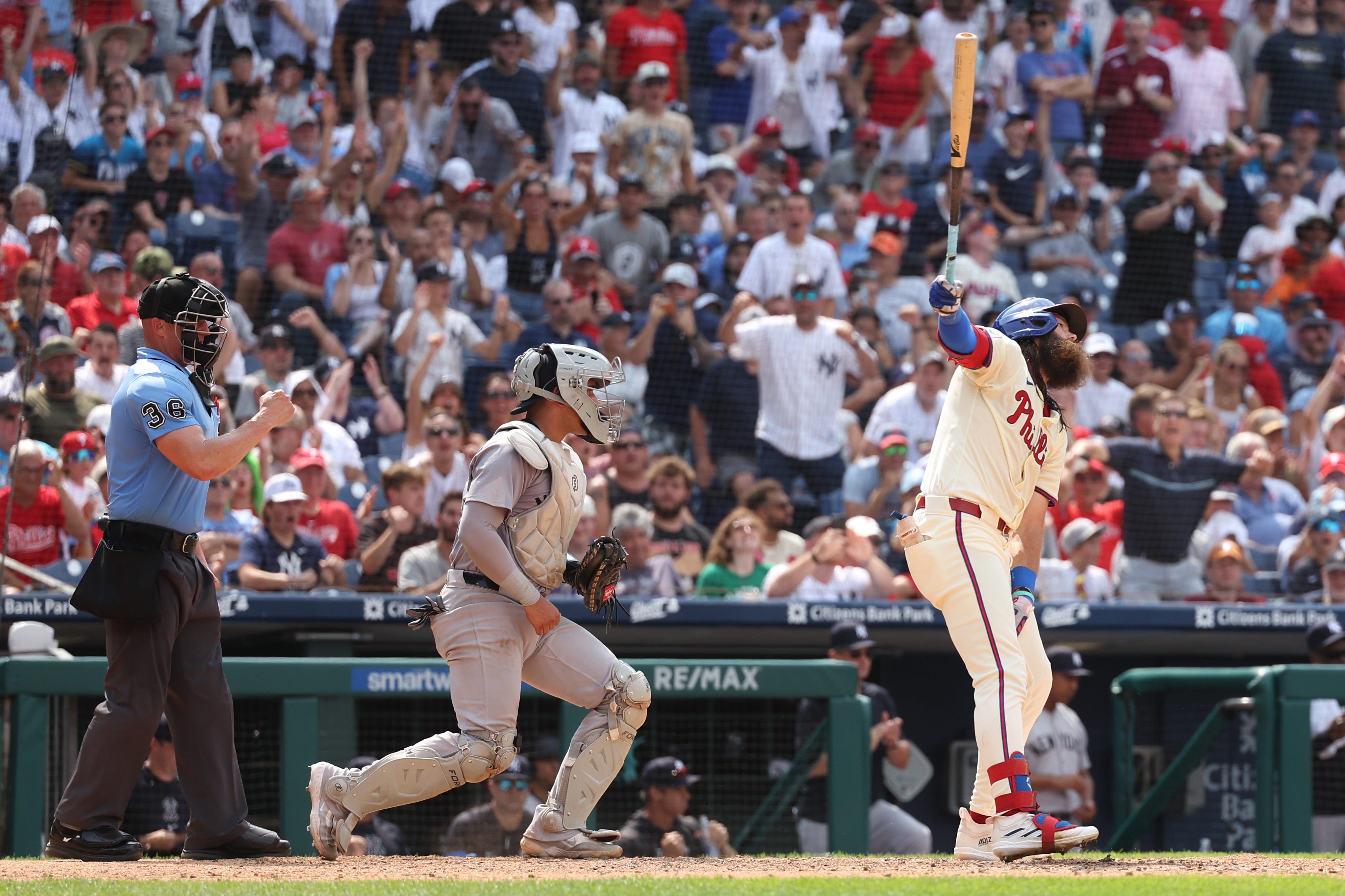 Flip table? Wear wacky T-shirt? How Rob Thomson stays calm amid Bryce Harper, Phillies skid