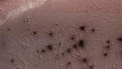 Estas son las ‘arañas negras’ que han detectado en la superficie de Marte