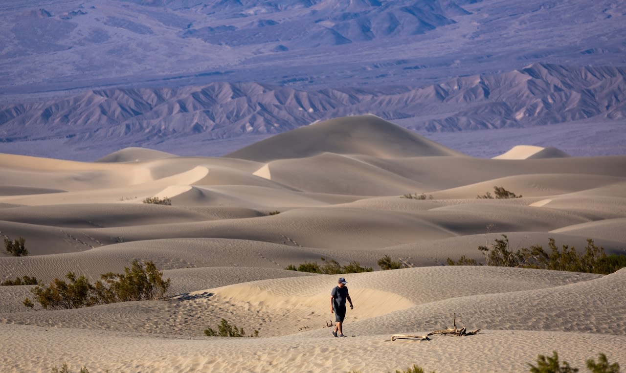 Skin melts off tourist’s feet after he loses flip-flops in Death Valley dunes