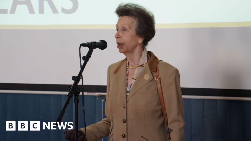 Princess Anne visits Victim Support charity in Bristol