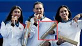¿Qué hay en la misteriosa caja que le dan a medallistas en los Olímpicos? Colombia busca una