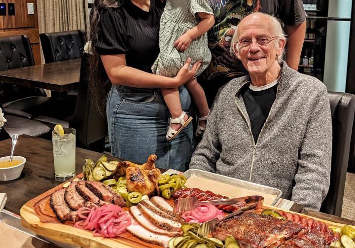 Legendary actor visits popular Texas barbecue spot