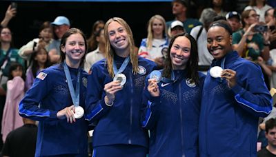 Virginia swimmers Torri Huske, Gretchen Walsh and Kate Douglass win Olympic silver medal in 4x100m relay