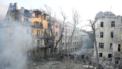 Nuevos bombardeos rusos en Ucrania tras la masacre de Poltava