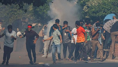 Dhaka University suspends classes and closes dorms indefinitely amid violence | World News - The Indian Express