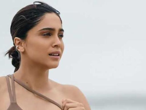 WATCH: Sharvari is a major fitness girl, runs on the beach to train before 'Alpha' shoot