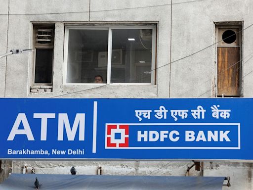 India's HDFC Bank extends fall on disappointing Q1 loan book, deposit growth