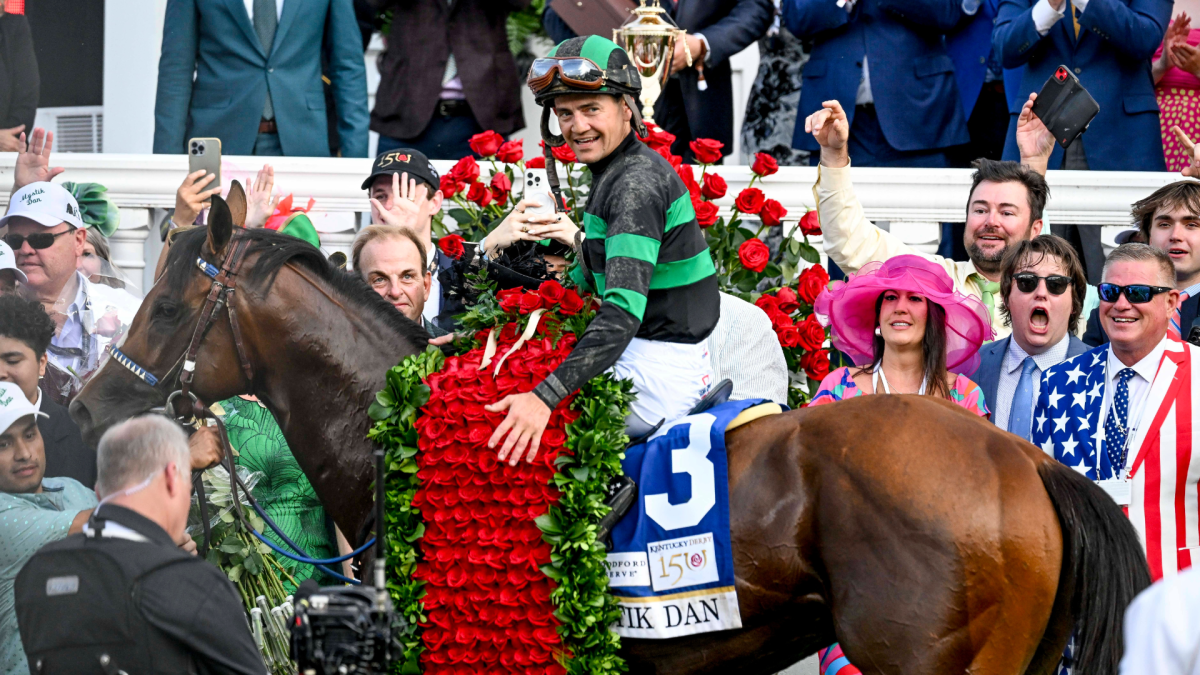 Kentucky Derby Winner Mystik Dan Keeps His Victory Garland Close in Heartwarming Video