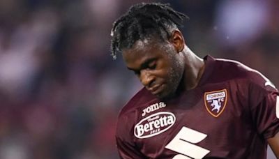 Duván Zapata sufre en el Torino: final de temporada le cobraría factura