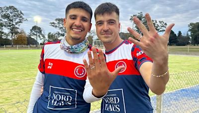 Se conocieron por Facebook, empezaron a jugar juntos en el mismo equipo y le pidió CASAMIENTO tras un partido