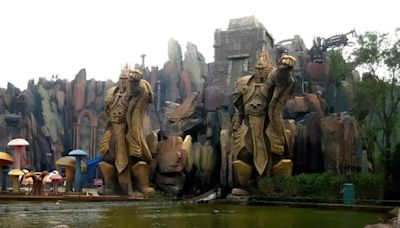 Existe un parque de atracciones basado en los universos de Warcraft y StarCraft, aunque no cuenta con el consentimiento legal de Blizzard