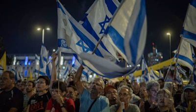 Thousands of Israelis take to streets demanding a hostage deal