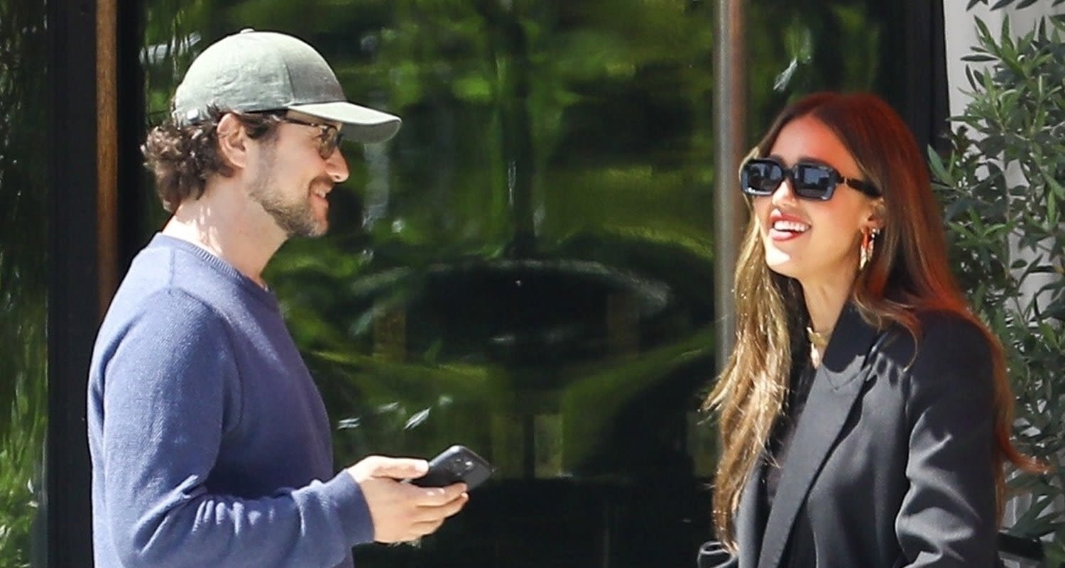 Jessica Alba & Joseph Gordon-Levitt Reunite for Lunch Years After Starring Together in ‘Sin City: A Dame to Kill For’