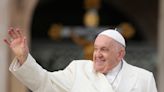 En un documento revolucionario, el Papa le abre las puertas a la bendición de parejas del mismo sexo