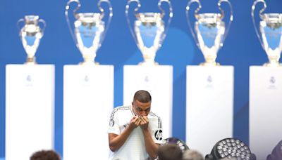 Inside Mbappe's Madrid presentation: Echoes of Ronaldo and warm welcome for family