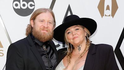 Elle King Is Back Together With Her Son's Dad, Dan Tooker