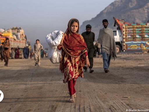 前途未卜：數十萬阿富汗人被迫離開巴基斯坦 – DW – 2023年11月8日
