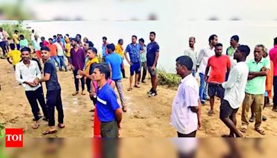 7 kids of a Bihar family out for a bath drown in Sone | India News - Times of India