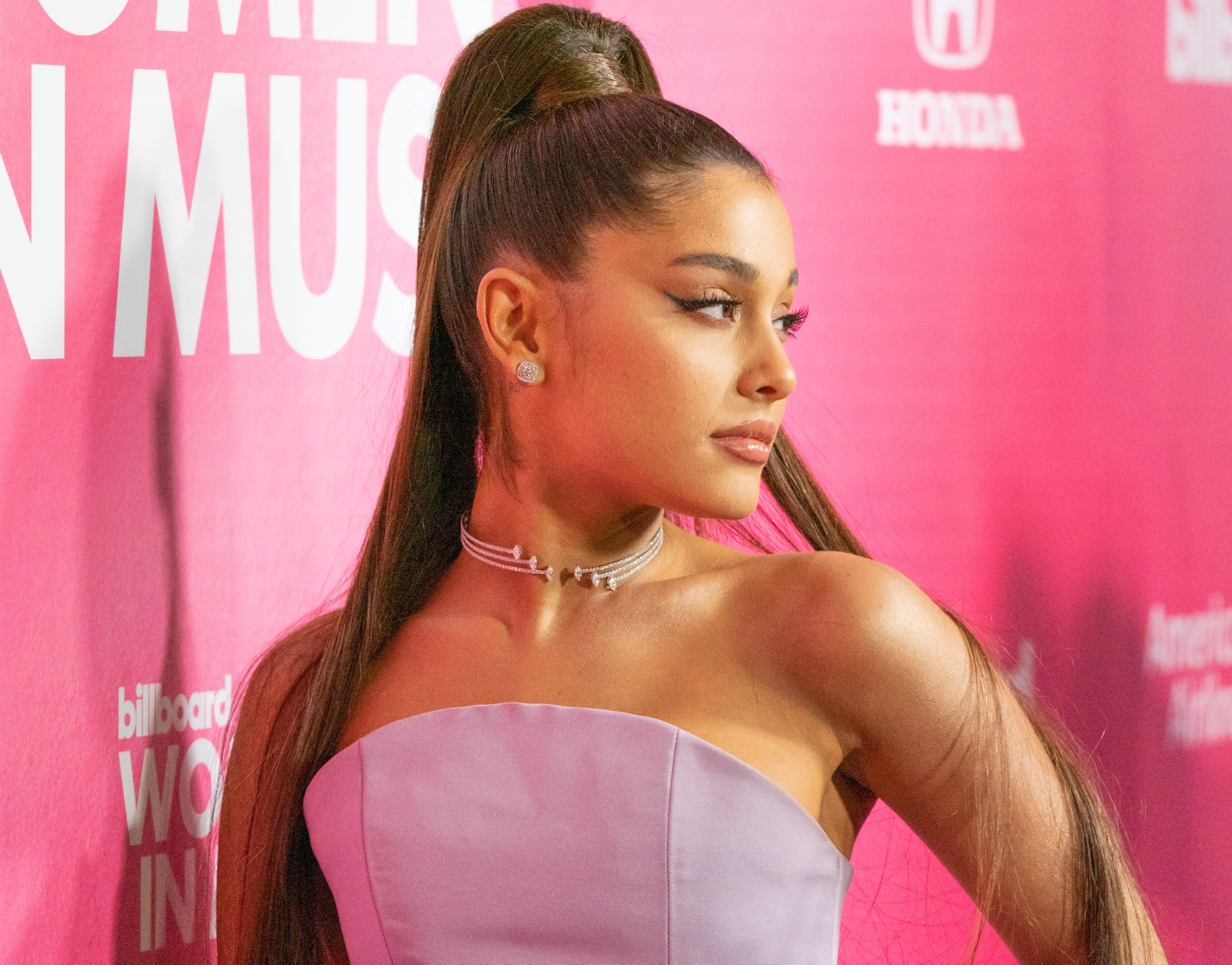 Ariana Grande officially joins HYBE’s Weverse superfan app - Music Business Worldwide