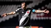 Acusan a Gary Medel de morder a un compañero en Vasco da Gama - La Tercera