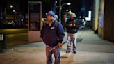 Muchos migrantes de edad avanzada en Nueva York enfrentan dificultades: ‘No tengo futuro’