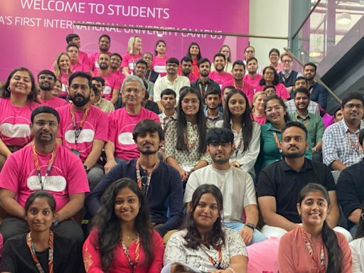 Deakin University opens its doors to first postgraduate batch in Gujarat